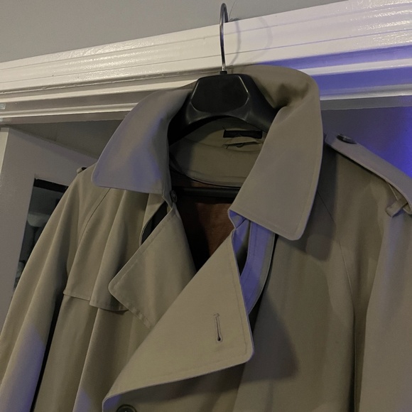 Executive Collection Men's Trench Coat, Removable Liner, Size 42L - Picture 2 of 9